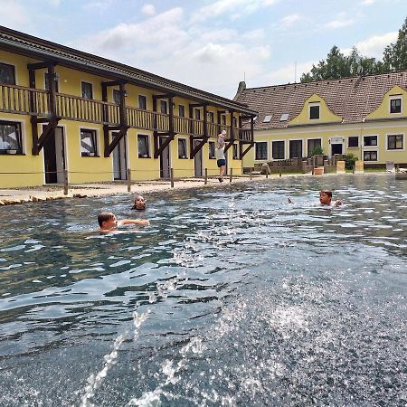 Blatsky Dvur Aparthotel Veselí nad Lužnicí Buitenkant foto
