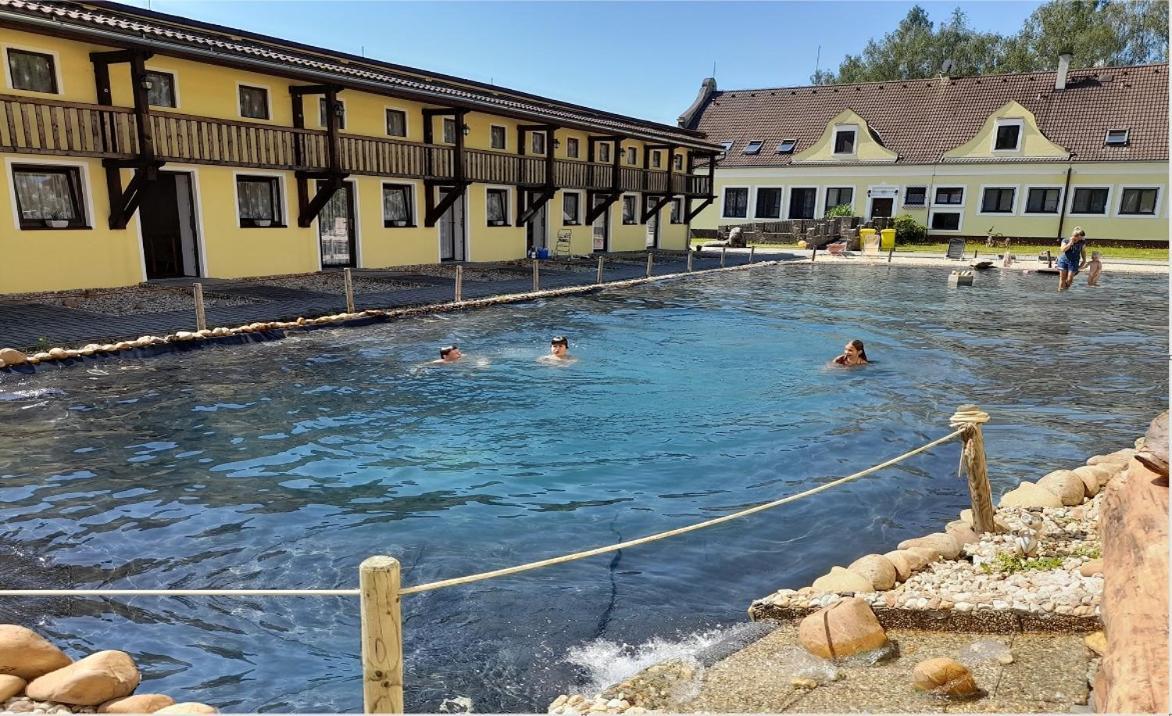 Blatsky Dvur Aparthotel Veselí nad Lužnicí Buitenkant foto